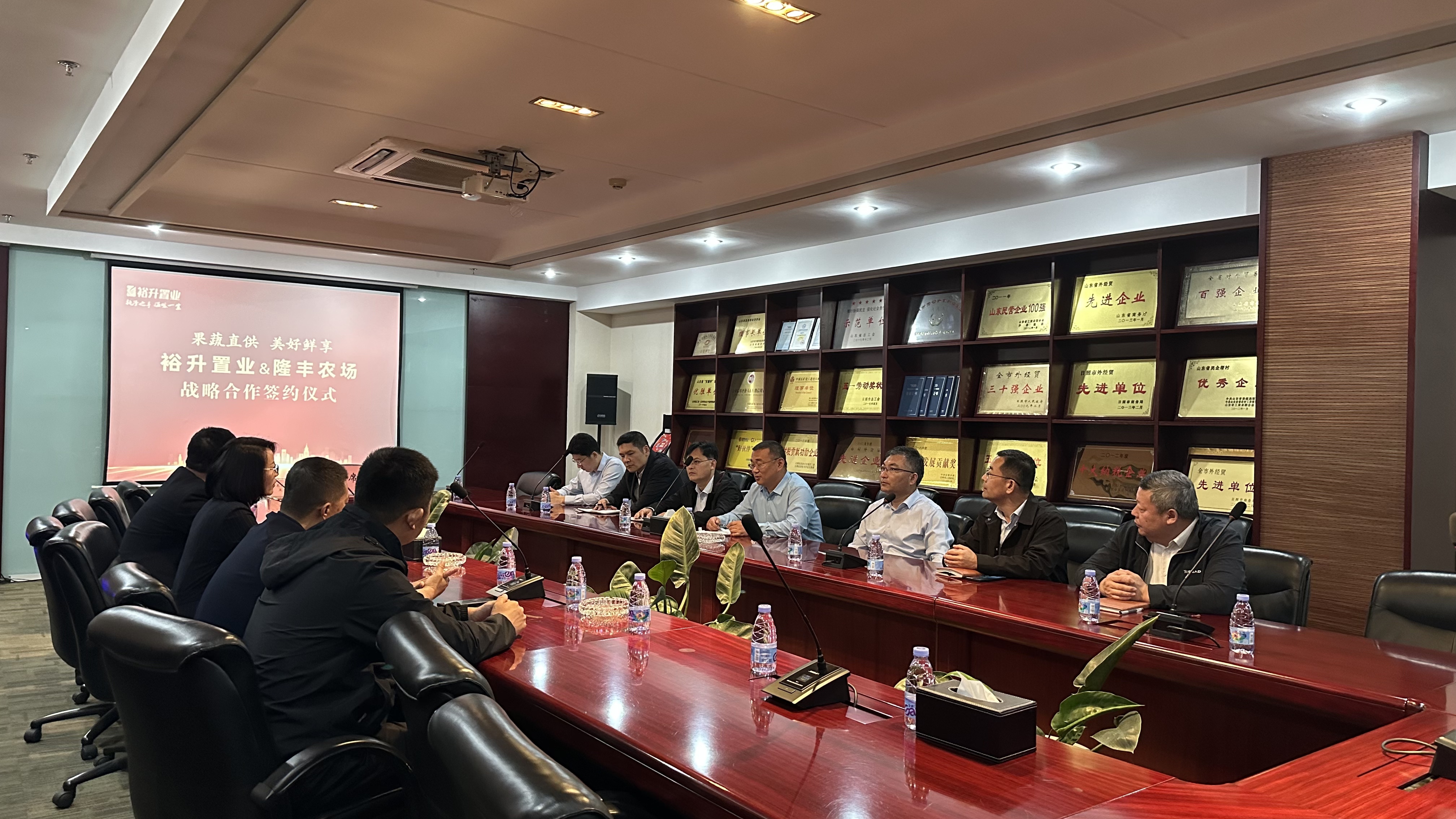 <b>����ֱ���������r����ԣ���ØI(y��)�c¡�S�r(n��ng)��(ch��ng)�����(zh��n)�Ժ����f(xi��)�h</b>